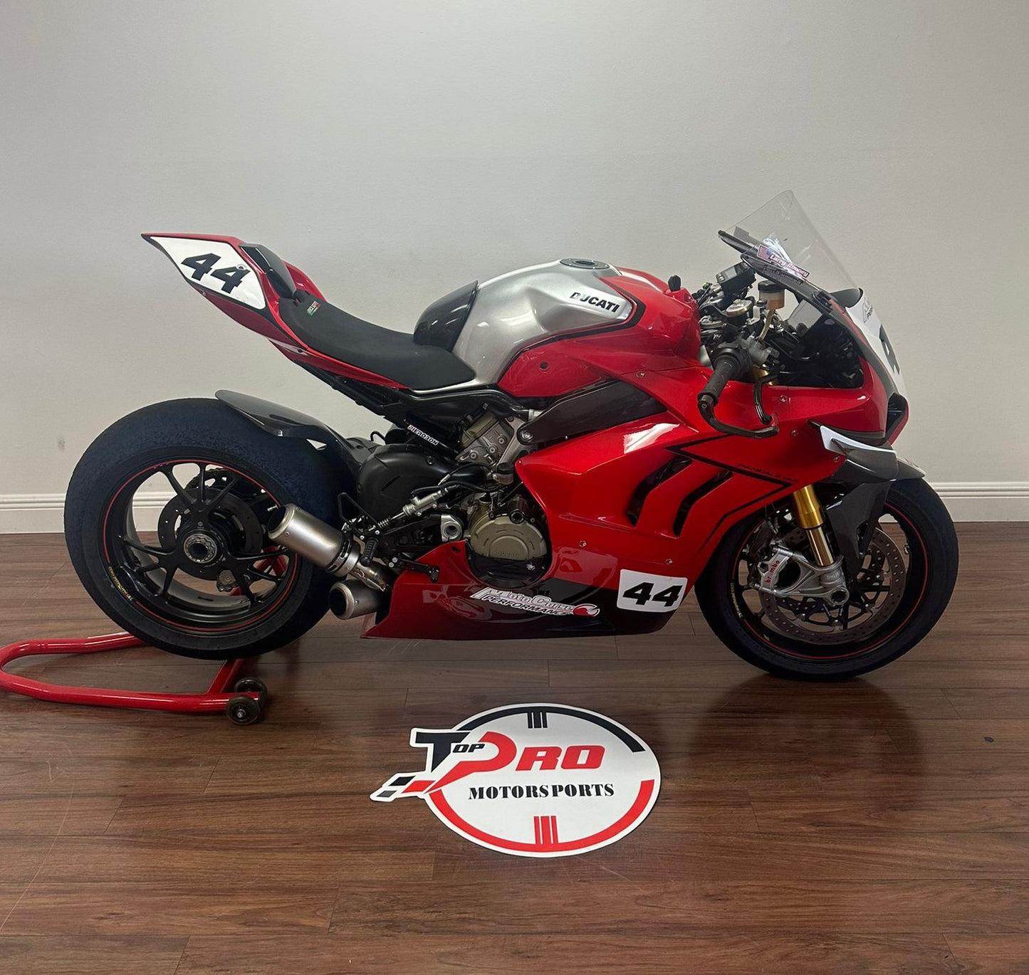 Ducati Panigale V4S 0 1